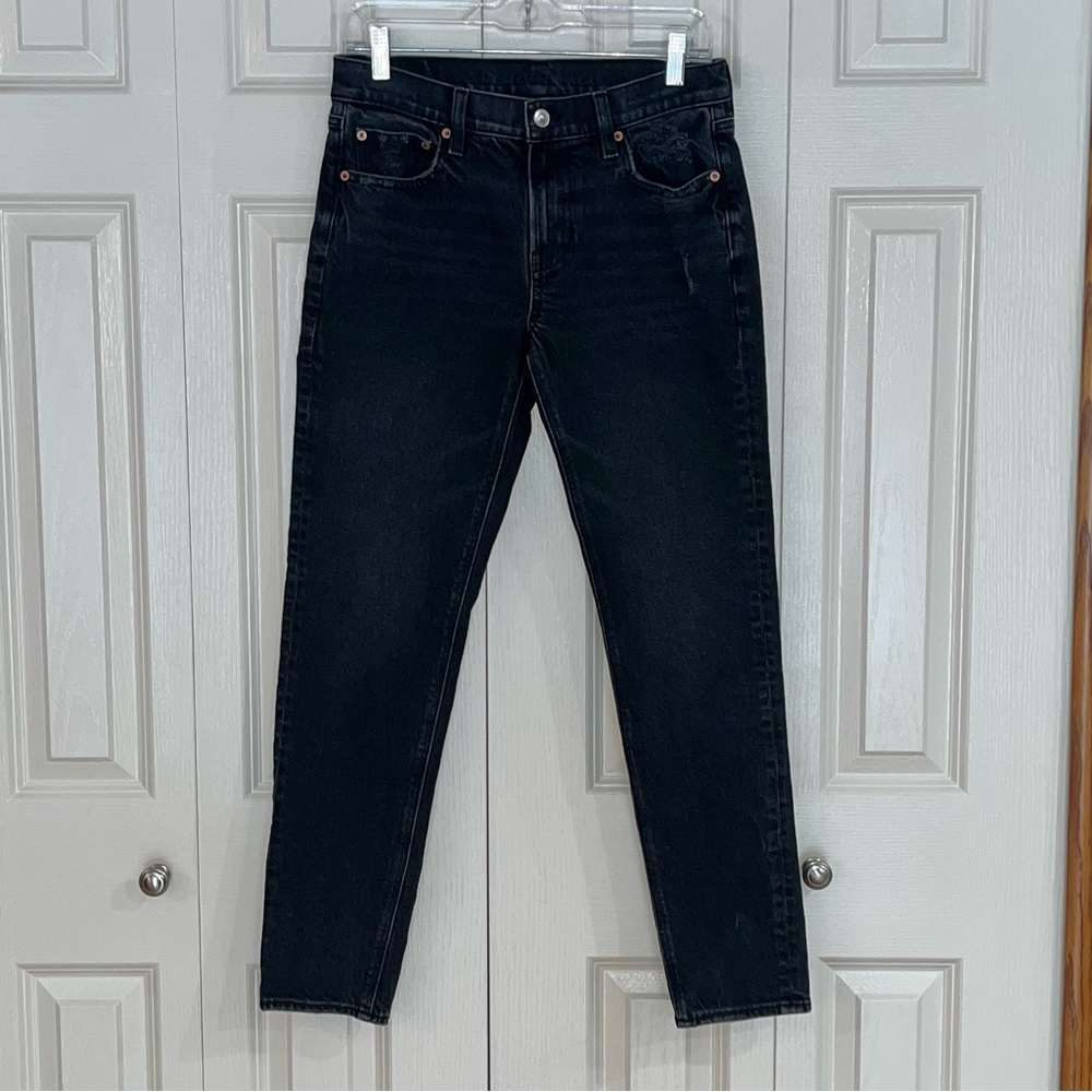 American Eagle Women's Black Skinny Jeans Size 4
Mid Rise